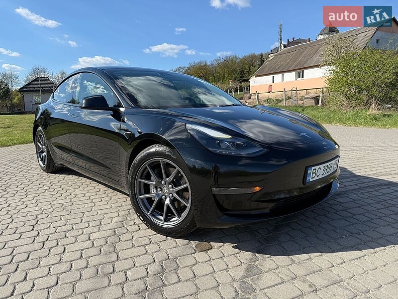 Tesla Model 3 2022