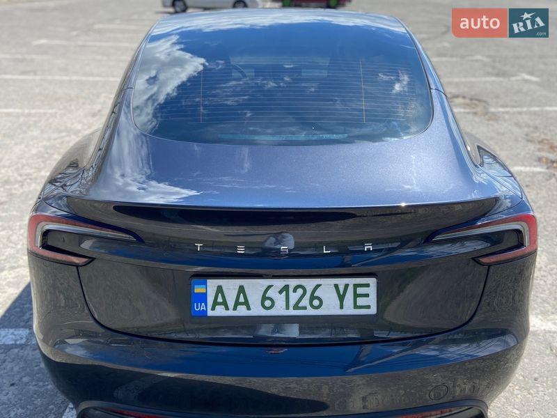Tesla Model 3 2025