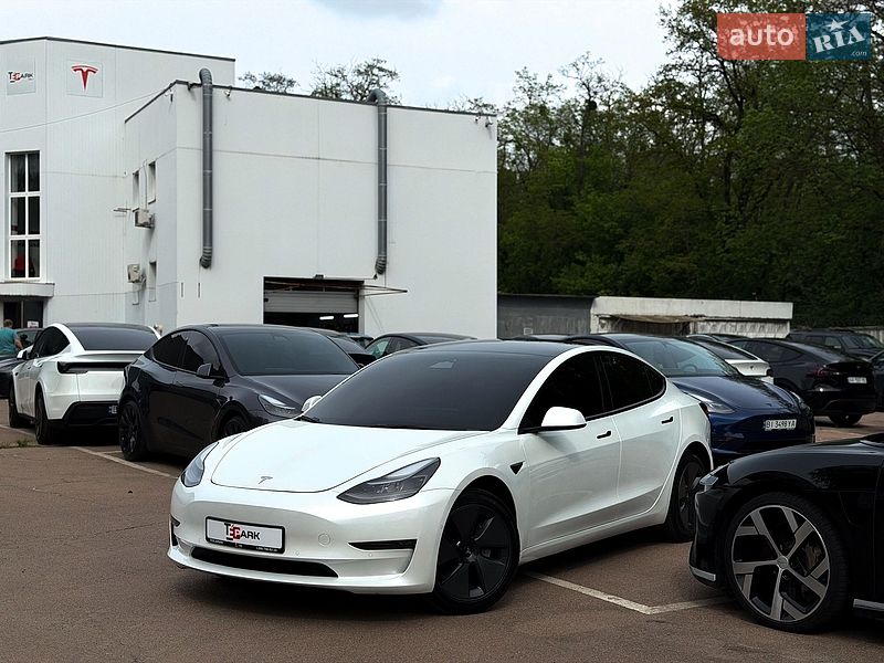 Tesla Model 3 2022