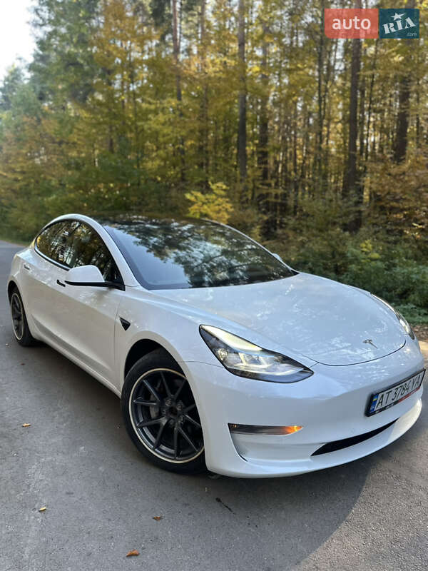 Tesla Model 3 2021