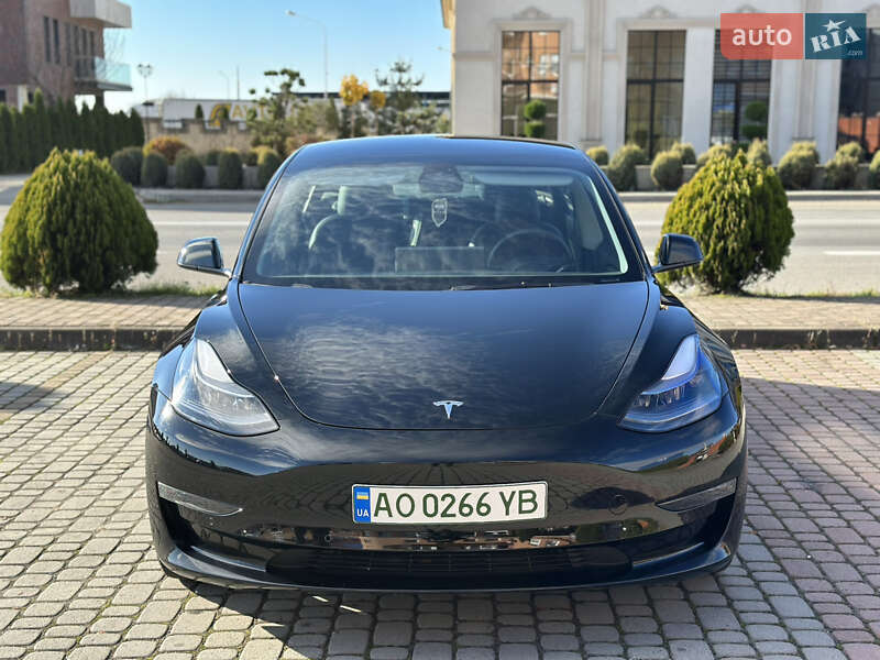 Tesla Model 3 2022