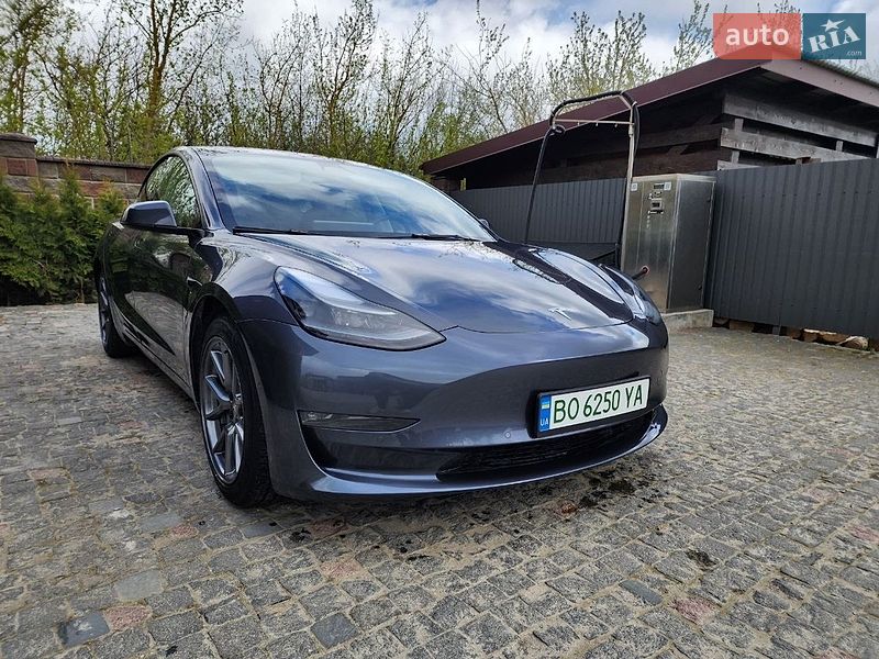 Tesla Model 3 2022