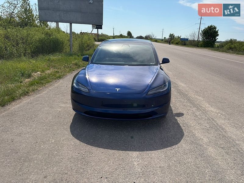 Tesla Model 3 2024