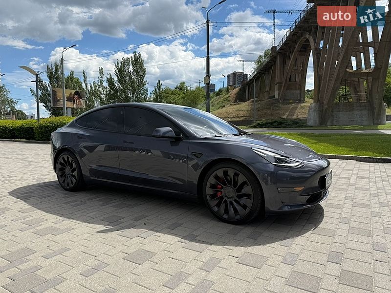 Tesla Model 3 2021