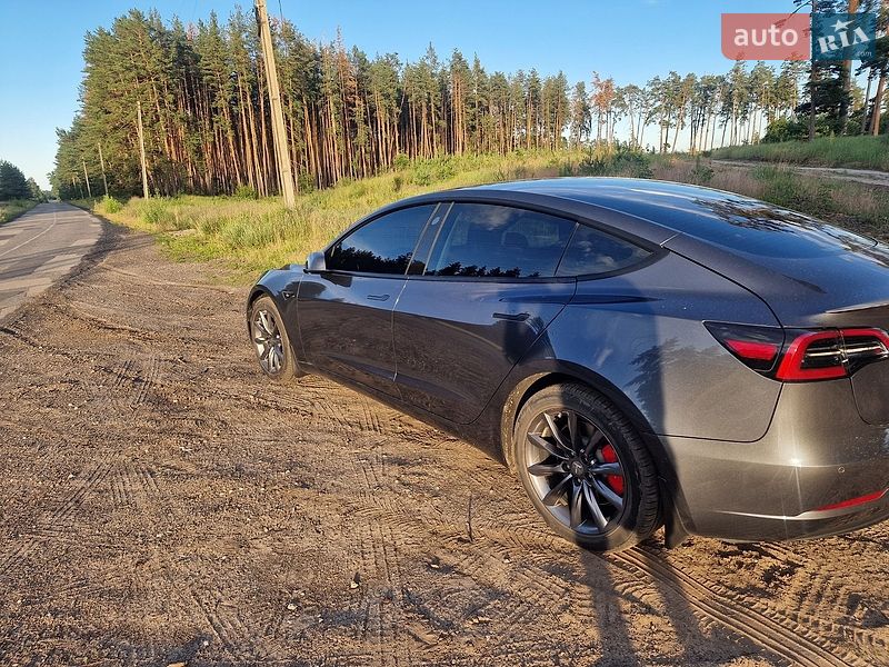 Tesla Model 3 2022