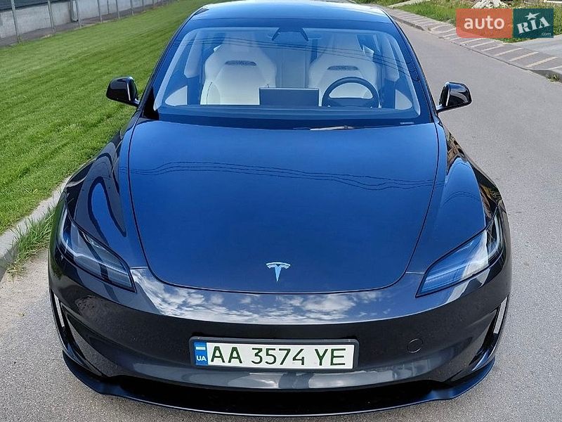 Tesla Model 3 2024
