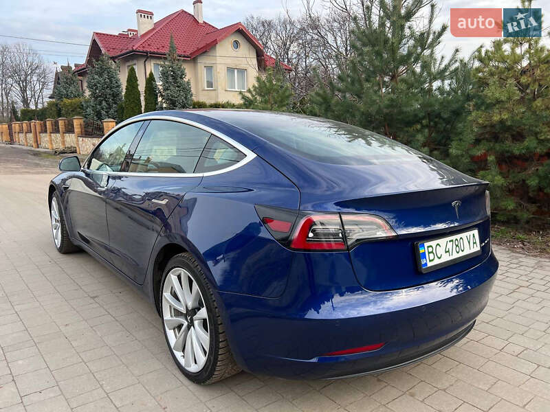 Tesla Model 3 2019
