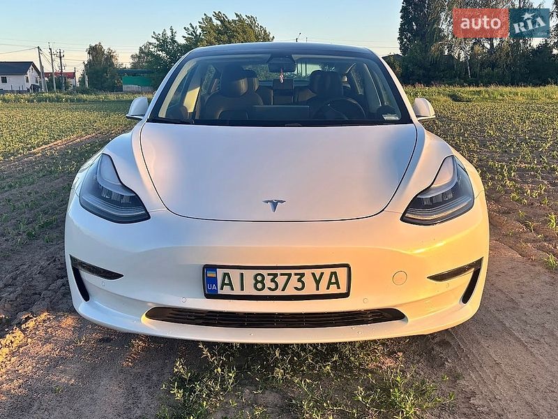 Tesla Model 3 2020
