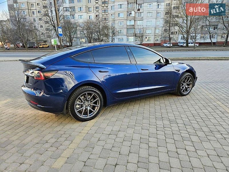 Tesla Model 3 2020
