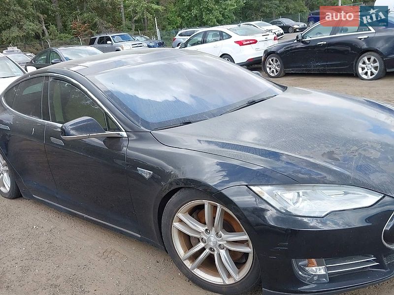 Tesla Model S 2013