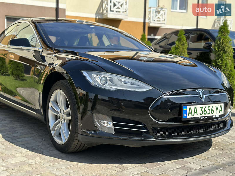 Tesla Model S 2013