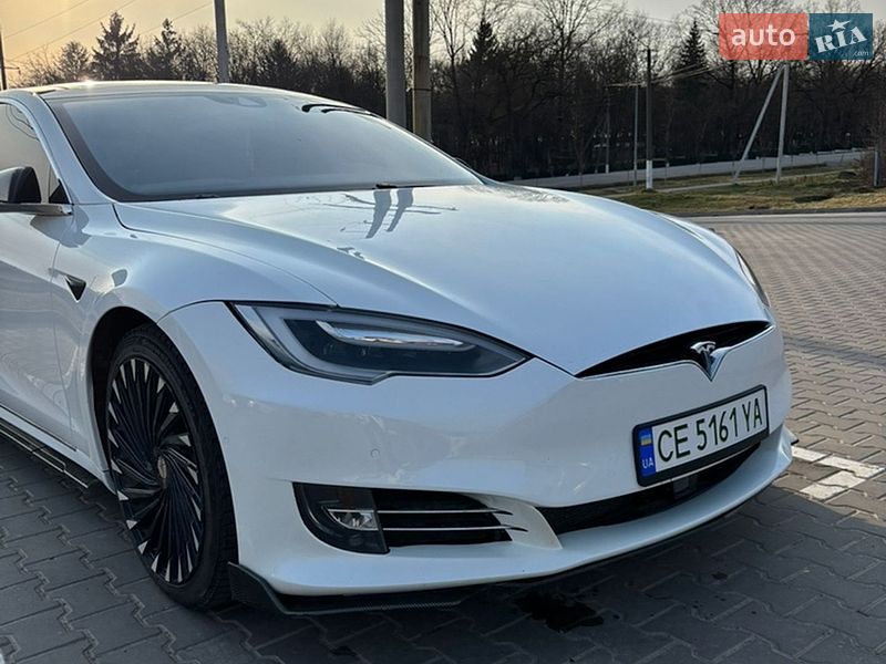 Tesla Model S 2016