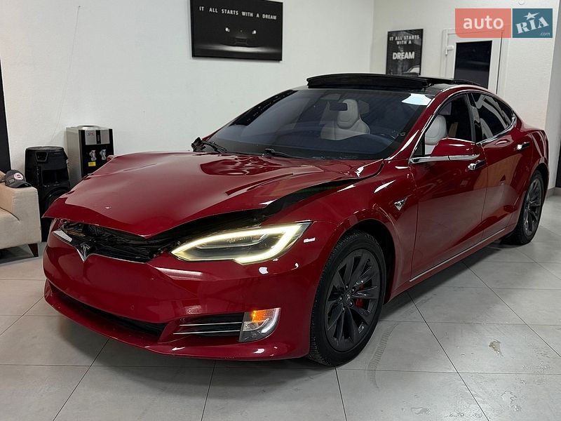 Tesla Model S 2020