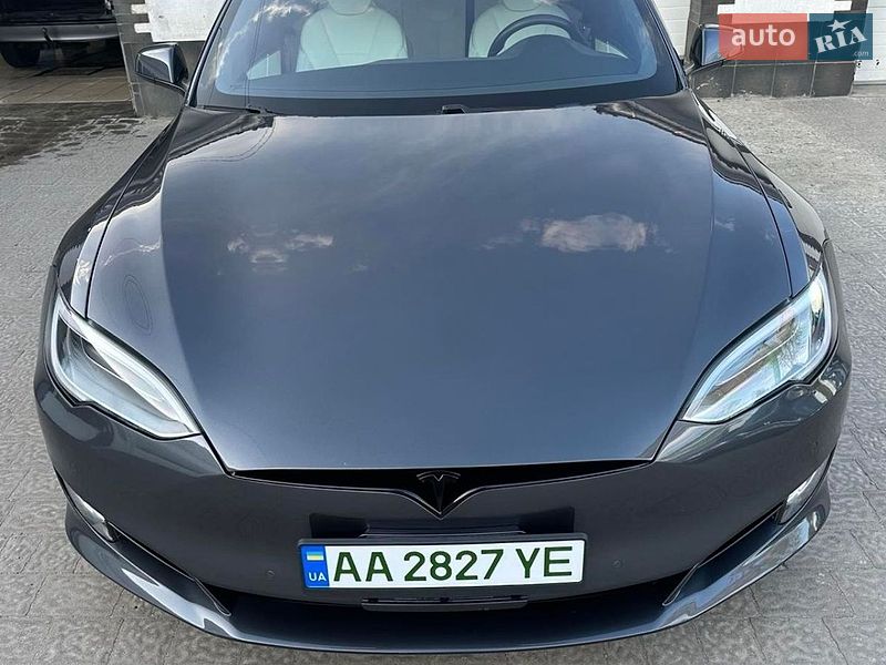 Tesla Model S 2017