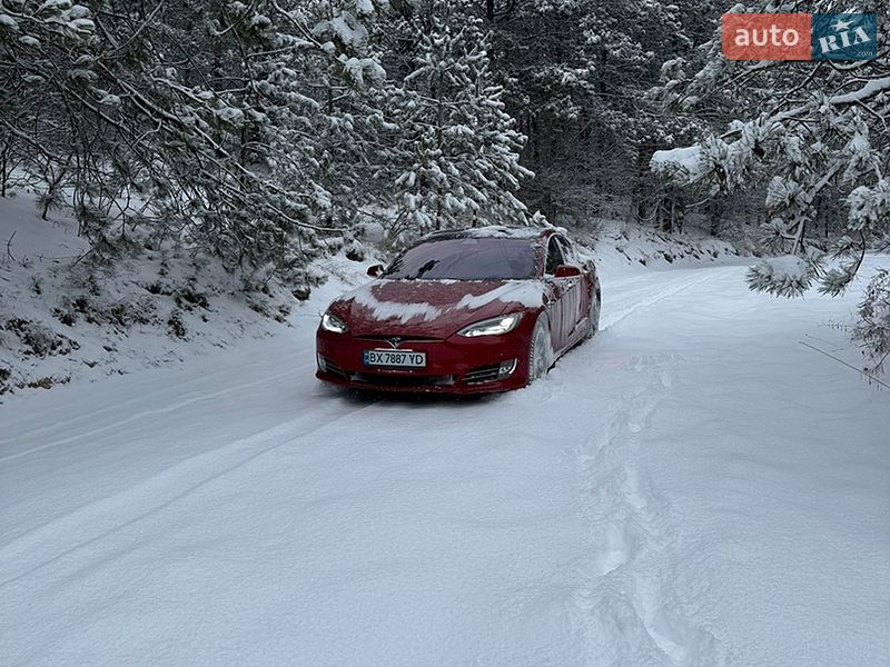 Tesla Model S 2018