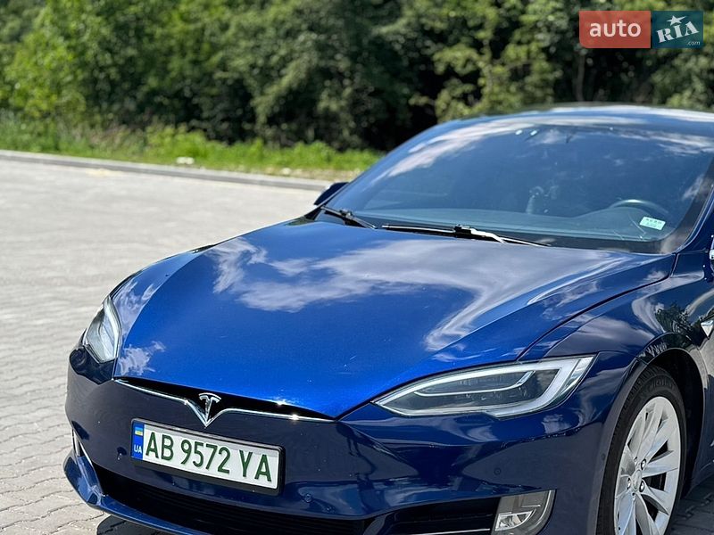 Tesla Model S 2018