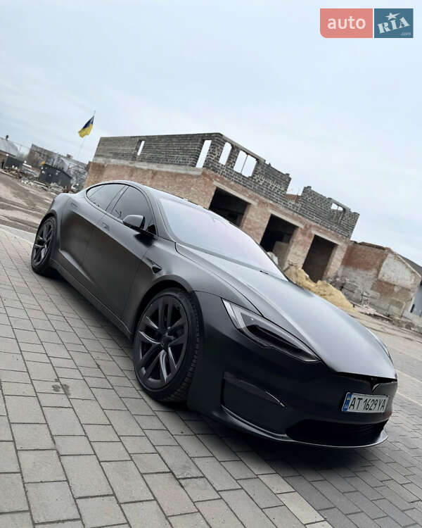 Tesla Model S 2021