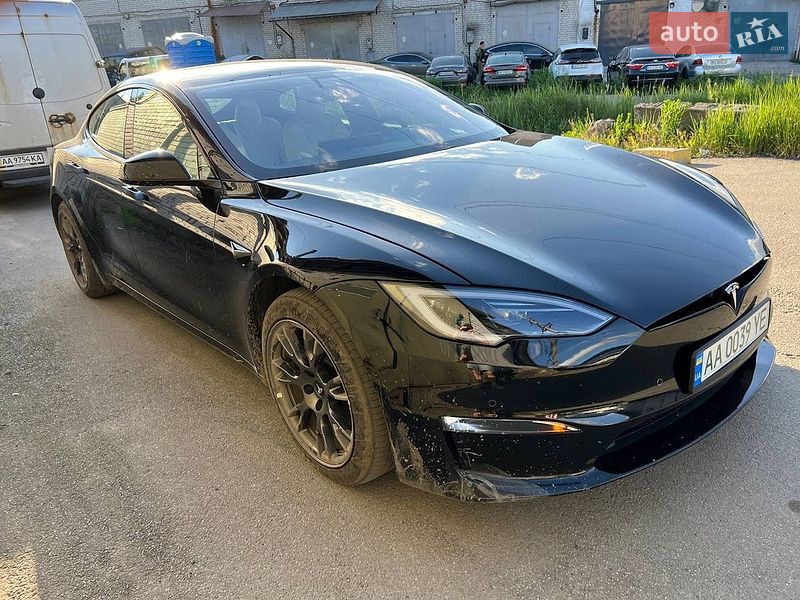Tesla Model S 2021