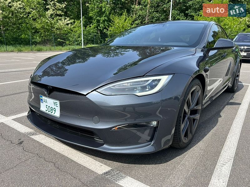 Tesla Model S 2021