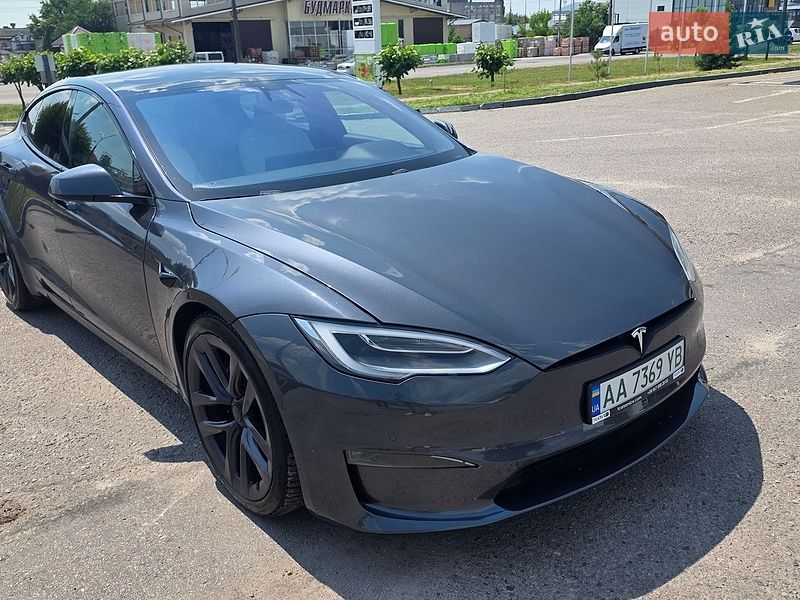 Tesla Model S 2021