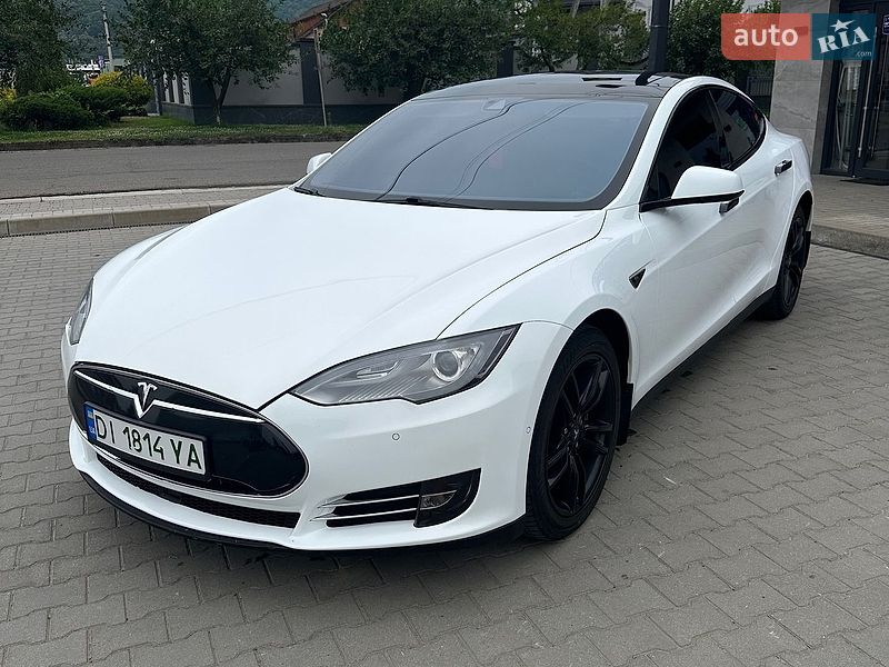 Tesla Model S 2014