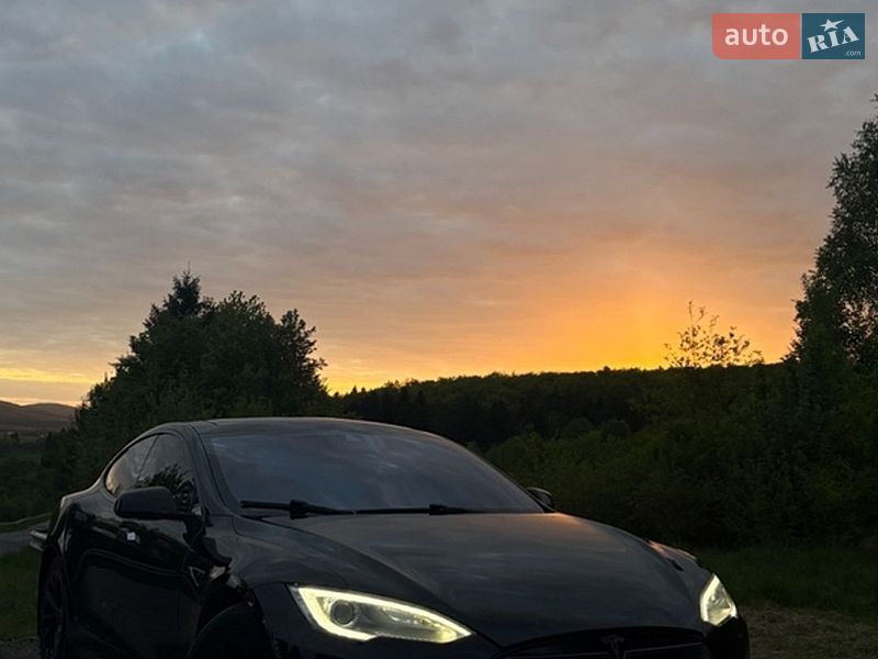 Tesla Model S 2014