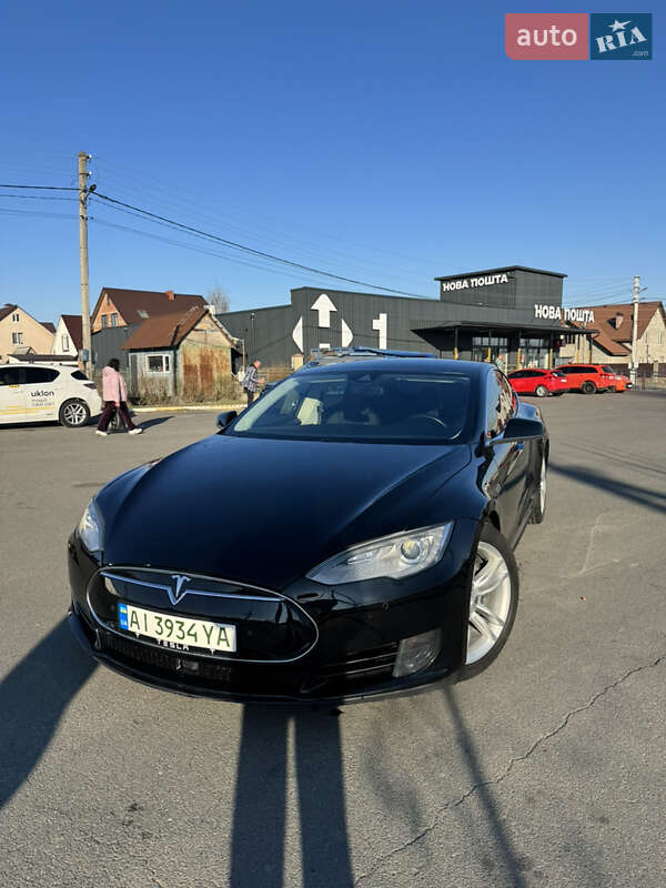 Tesla Model S 2015