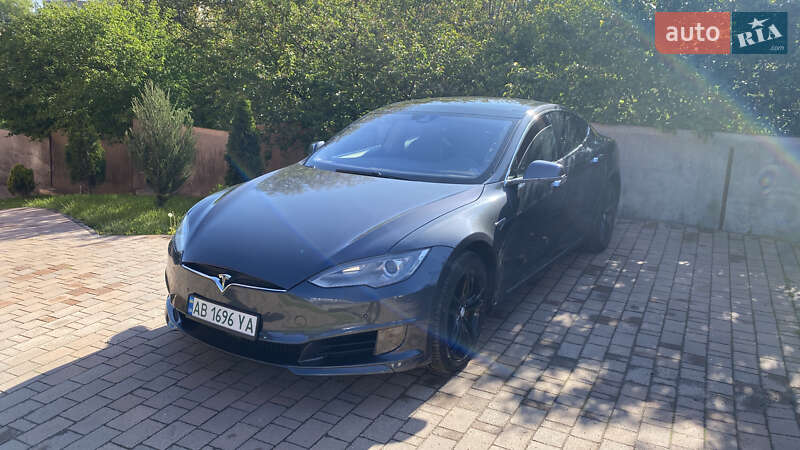 Tesla Model S 2015