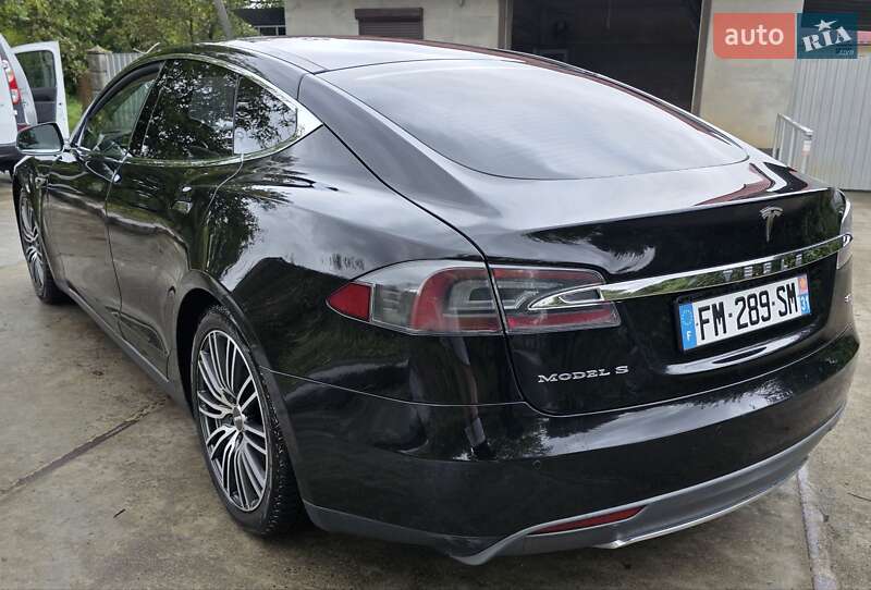 Tesla Model S 2013