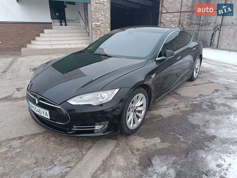Tesla Model S 2014