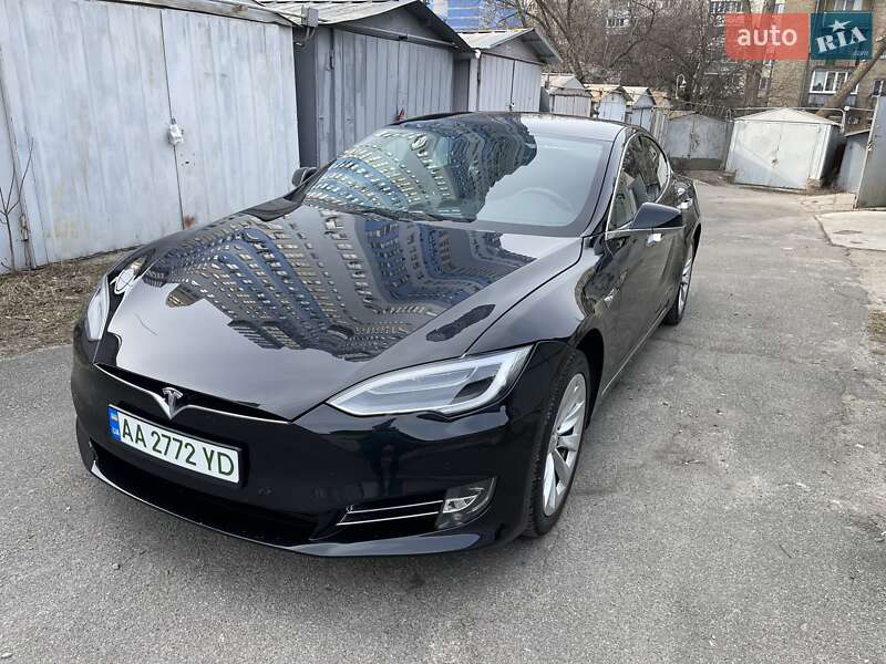 Tesla Model S 2018