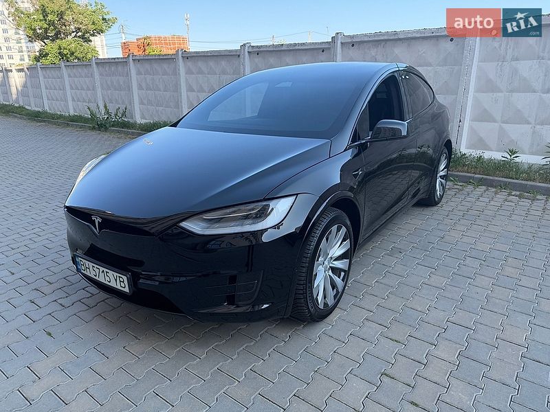 Tesla Model X 2019