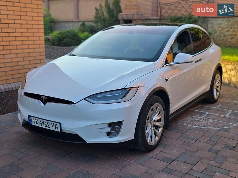 Tesla Model X 2016