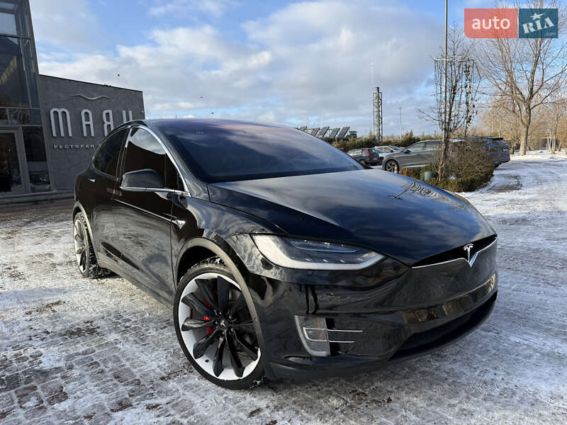 Tesla Model X 2020