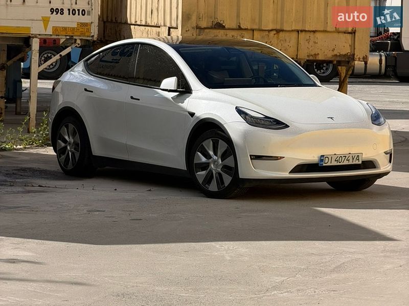 Tesla Model Y 2021