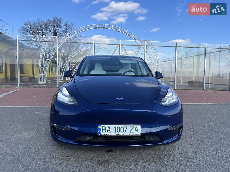 Tesla Model Y 2021