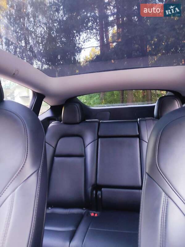 Tesla Model Y 2020