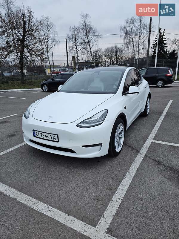Tesla Model Y 2020