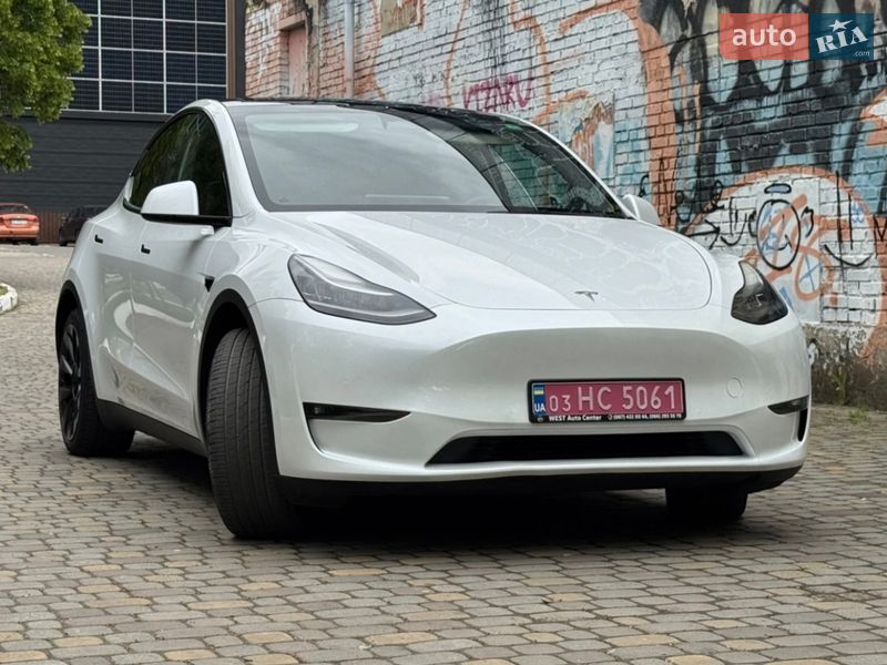Tesla Model Y 2021