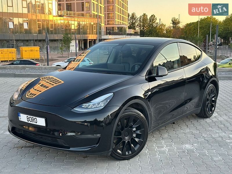 Tesla Model Y 2021