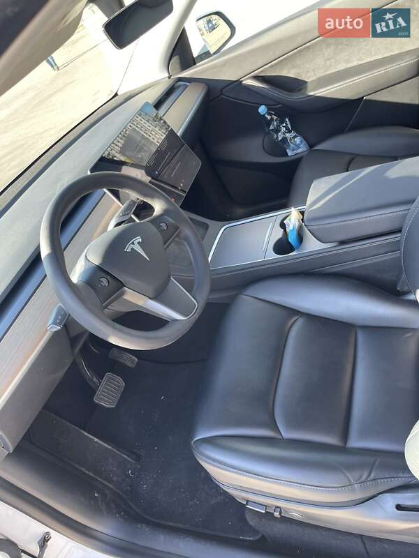 Tesla Model Y 2021