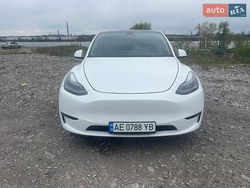 Tesla Model Y 2021