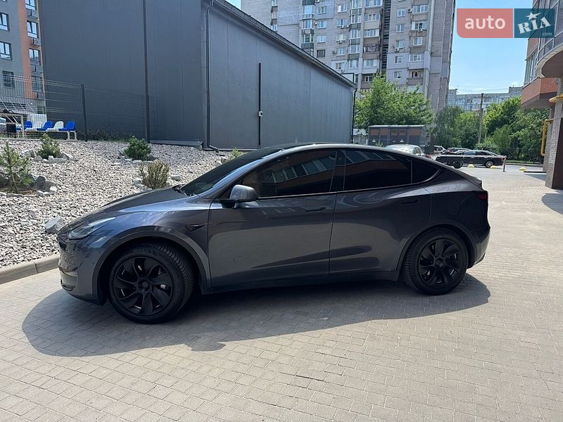 Tesla Model Y 2021