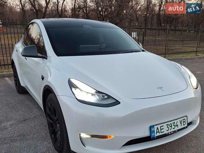 Tesla Model Y 2021