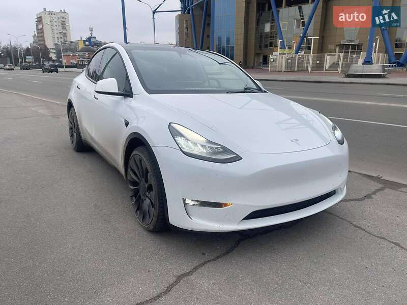 Tesla Model Y 2021