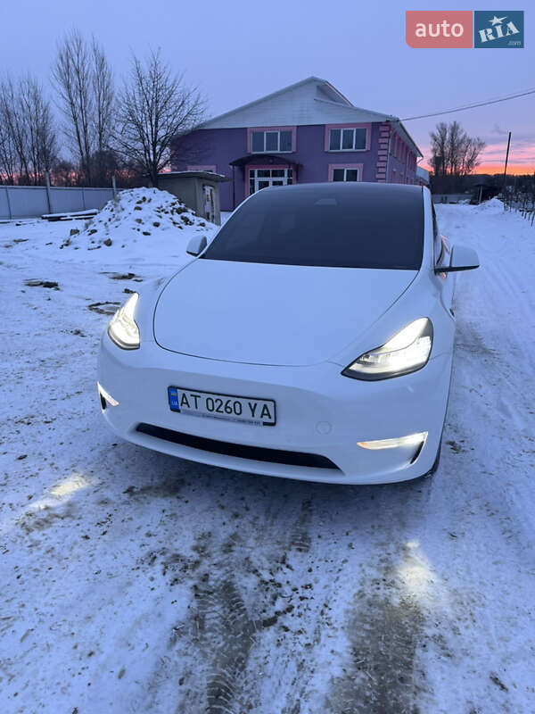 Tesla Model Y 2020