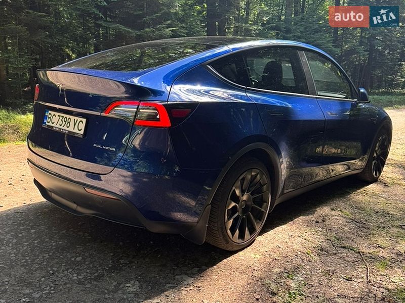 Tesla Model Y 2021