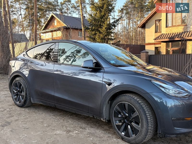 Tesla Model Y 2021