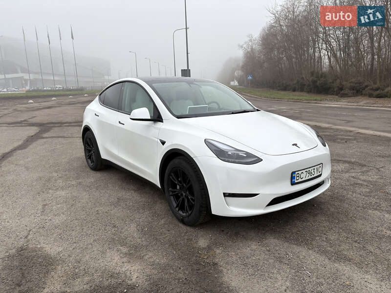 Tesla Model Y 2021