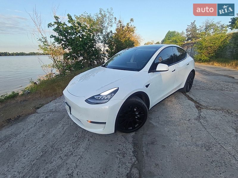 Tesla Model Y 2020